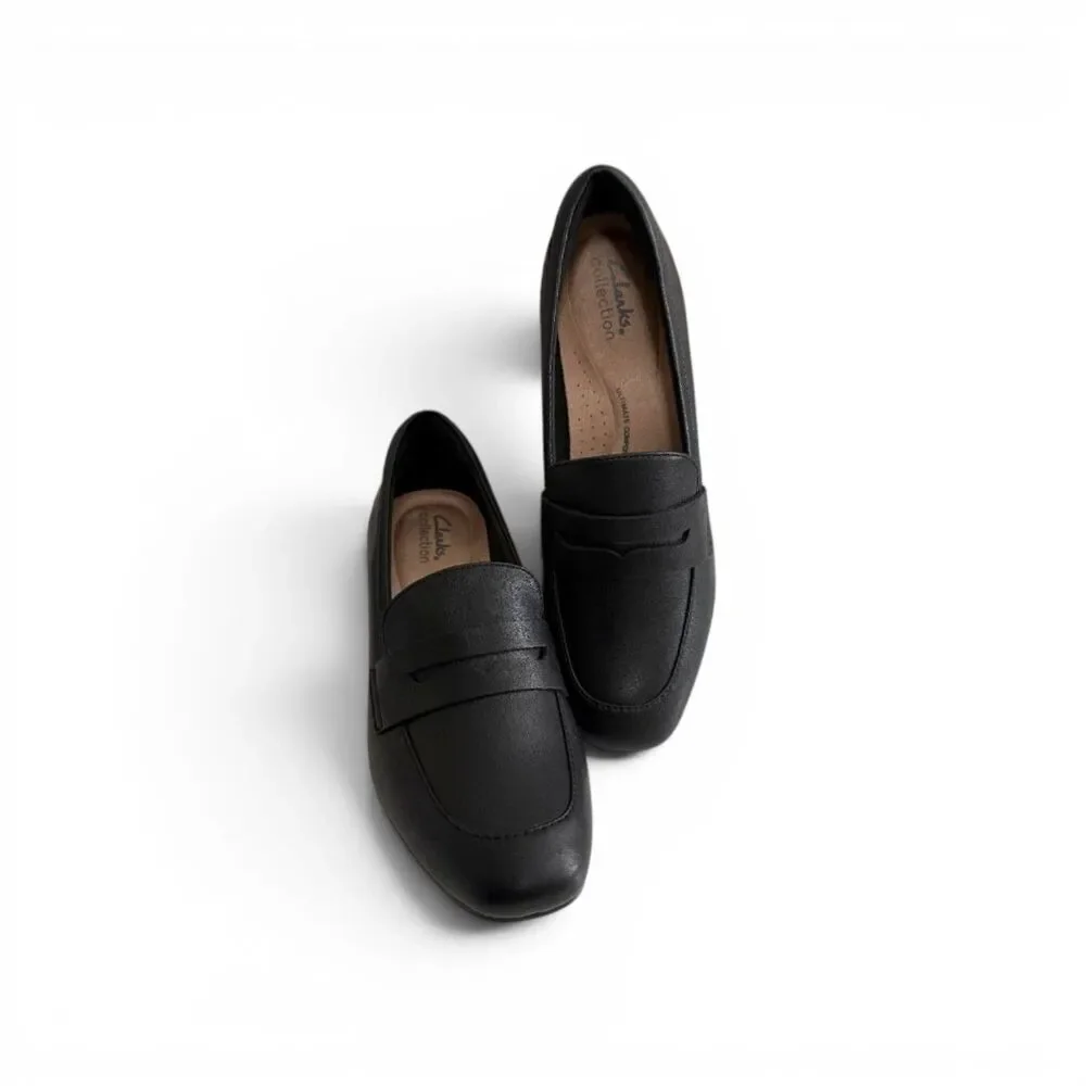Clarks Iridessa Sky Black loafer. New in Box! Size 8 M